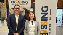 Equipo de Crossing Galapagos & Ecuador, incluyendo al gerente general Fernando Rizzo. 