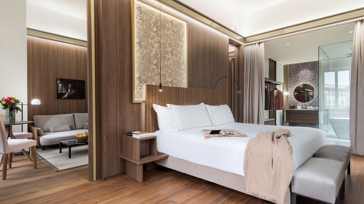 Ubicado en el histórico Palazzo Venezia, el Palazzo Cordusio Gran Meliá combina elementos arquitectónicos históricos con un diseño contemporáneo inspirado en el estilo milanés.