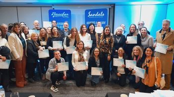 Sandals certificó a sus nuevos agentes especialistas