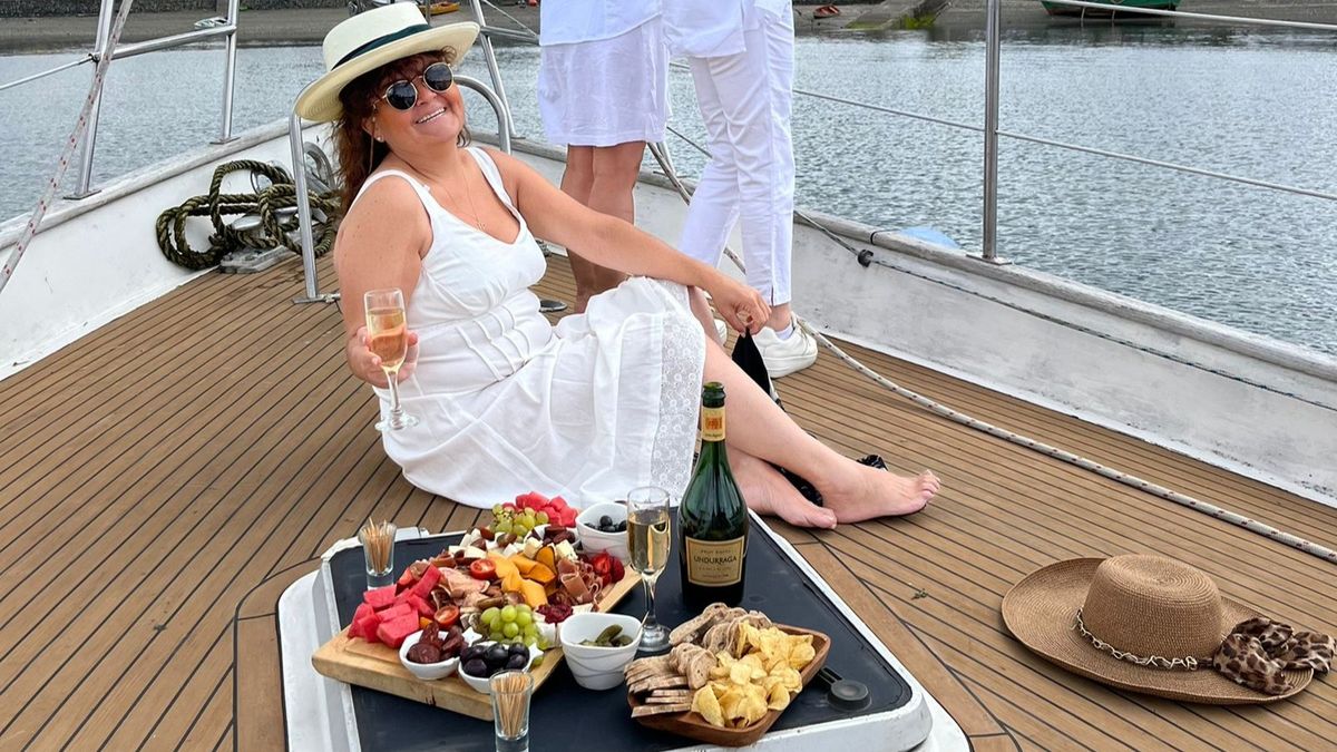 Coctel a bordo de velero.