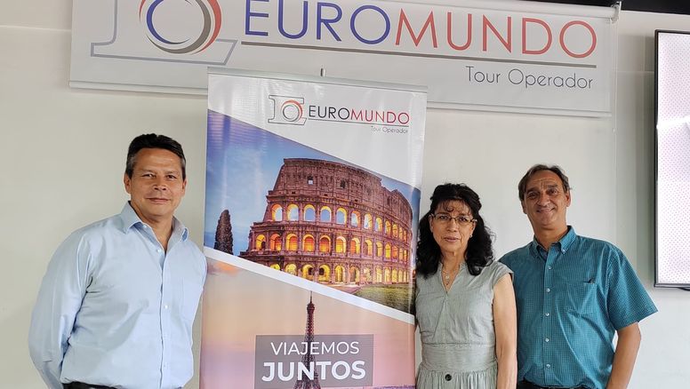 Gustavo Cantú, director de proyectos y marketing de Euromundo; Yolanda Colin, directora general de reservaciones Euromundo, y Vidal Peiro Fernández, comercial para Latinoamérica de Europamundo.