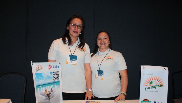 Equipo de Cm Tropican en el Workshops de Ladevi de Bogotá.