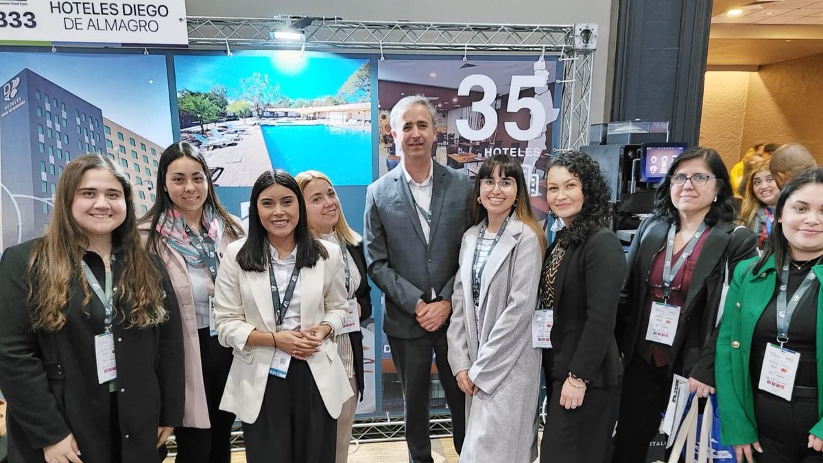 Alvaro Castilla, gerente general de Hoteles Diego de Almargro junto a su equipo. 