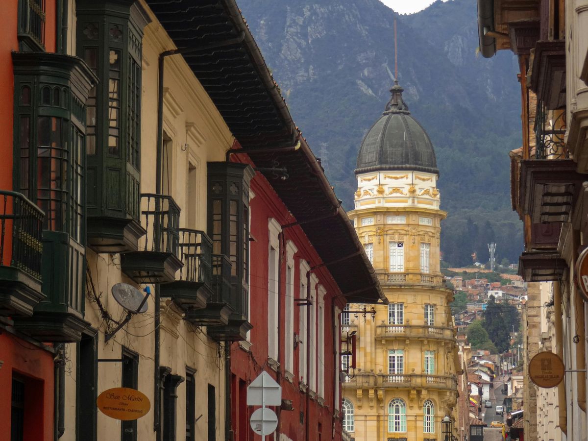 De acuerdo con el último análisis de Booking.com estas son las tendencias entre los viajeros colombianos en 2025.&nbsp;