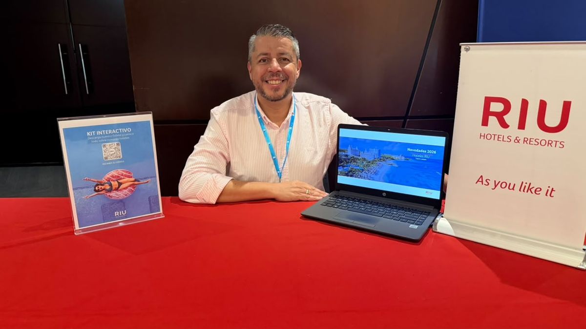 Enrique Mejía, gerente de Ventas de RIU Hotels & Resorts para Colombia, Ecuador y Guatemala, en el Ladevi Workshop Guayaquil. 