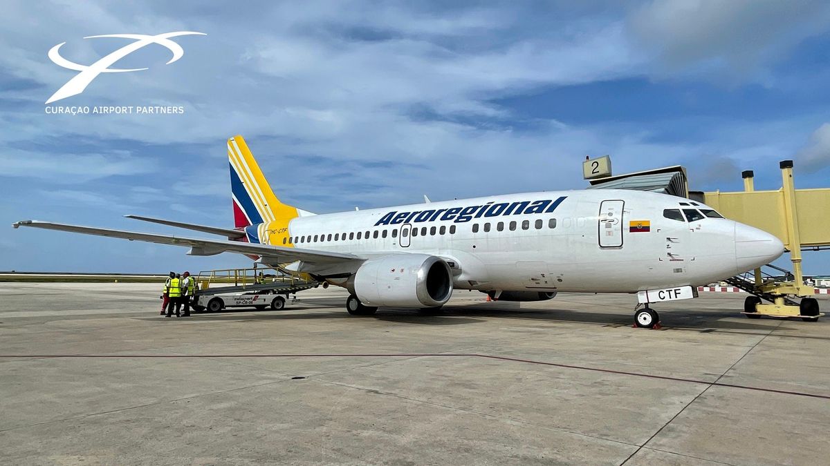 El primer avión de Aeroregional con pasajeros ecuatorianos aterrizó hace poco en Curazao. - Ladevi Medios y Soluciones El primer avión de Aeroregional con pasajeros ecuatorianos aterrizó hace poco en Curazao.