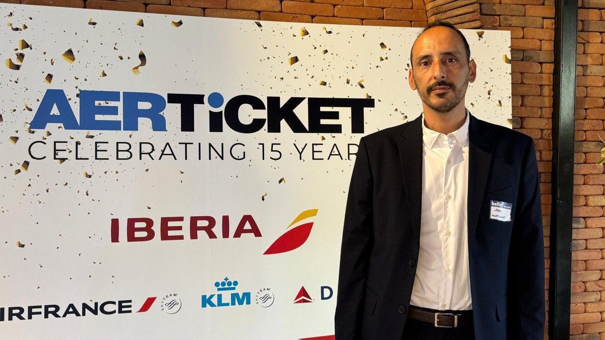 José Oliver es el Manager director de Aerticket. José Oliver es el Manager director de Aerticket.