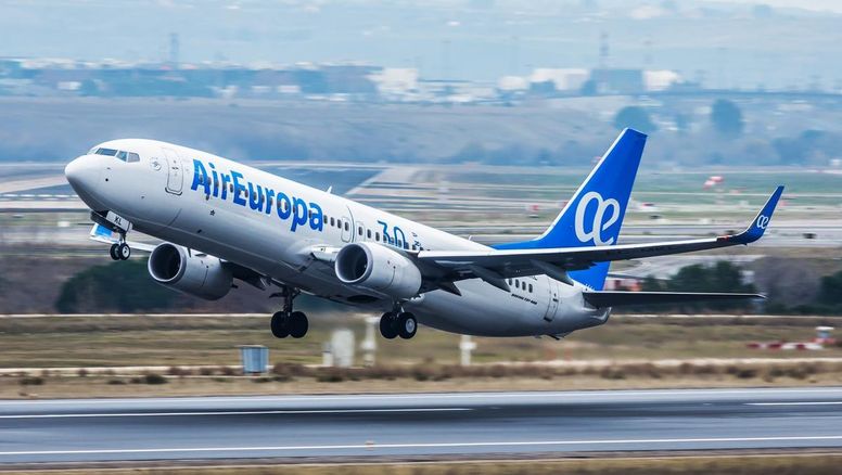 Air Europa pasaría totalmente a manos de Iberia si la Comisión Europea da el visto bueno.&nbsp;