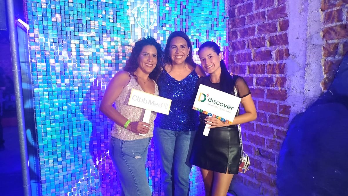 Agentes invitados a la celebración de inicio de año de Discover.