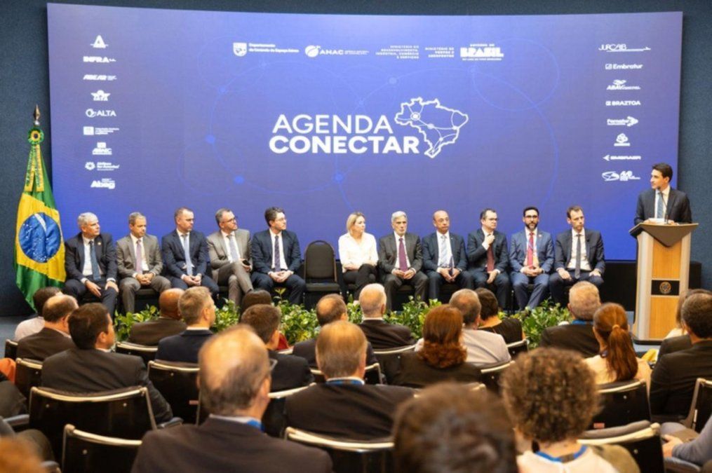 Imagen del lanzamiento de la Agenda Conectar, en el Palacio Planalto de Brasil.
