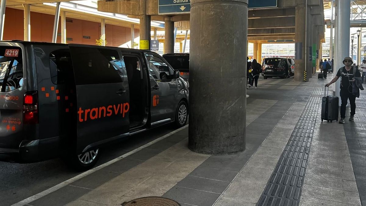 Transvip realiza el servicio de transporte de&nbsp;pasajeros&nbsp;hace 15 años en el&nbsp;Aeropuerto de Santiago.