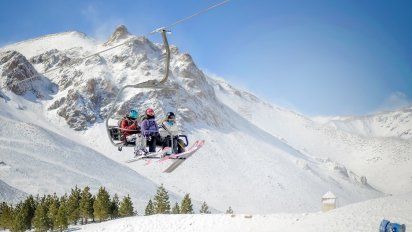 Las Leñas es el centro más cercano a Buenos Aires: distante a 1.200 km.