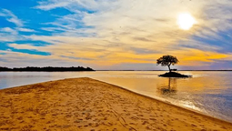 altText(La sensacional playa de Argentina que pocos conocen y es perfecta para descansar)}