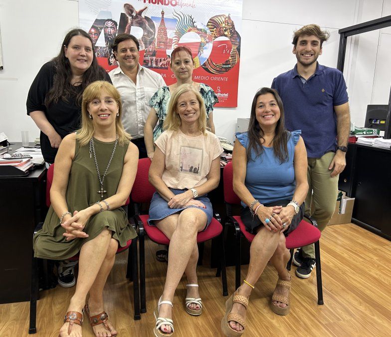 El staff de Mahal Tour Operator.