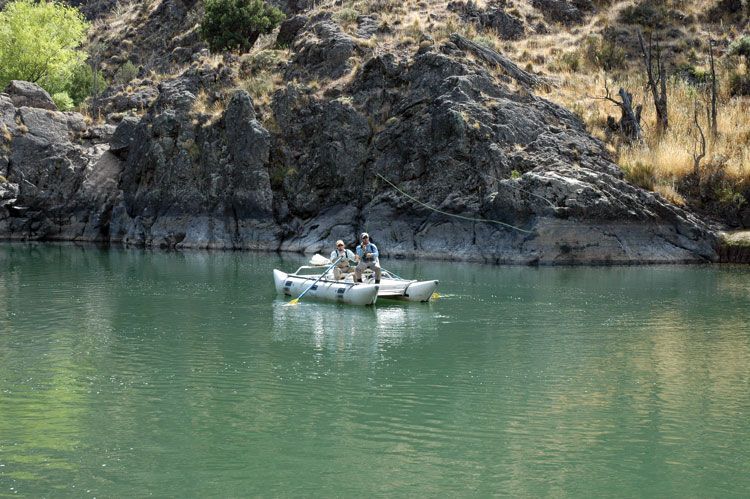 Los guías conocen el comportamiento de las diversas especies y son los indicados para saber en qué rincones de cada espejo de agua se sitúan los mejores piques.