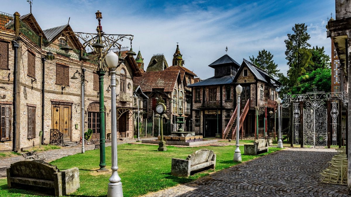 Vacaciones: la aldea medieval que ofrece una experiencia única muy cerca de la Ciudad de Buenos Aires.