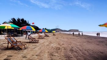 Feriado de Carnaval 2026 dejó buenos resultados a nivel general, con ciertas excepciones. En la imagen, playa de Olón en Santa Elena.&nbsp;
