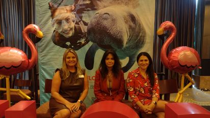 Caitlan Etchevers, Carolyn Corrigan y Mariana Pereira en el evento promocional de Florida.