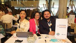 Sandra Urrea, gerente comercial de Maxitravel Tours; Maria Fernanda Navea, ejecutiva comercial de Maxitravel Tours y Omar Gutierrez, CEO & Cofounder de Maxitravel Tours.