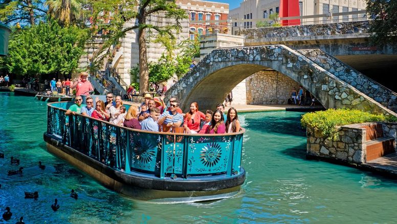 El Riverwalk de San Antonio, sede de IPW de 2023, serpentea a lo largo de la ciudad.&nbsp;