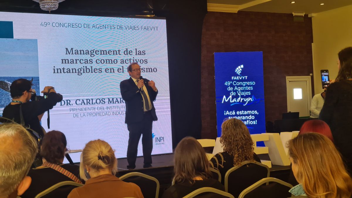 En el Congreso de Faevyt, Gallo enfatizó que sin marca no hay distintividad; así como sostuvo: “El registro de marca construye una identidad sólida que te diferencia en un mercado competitivo”.