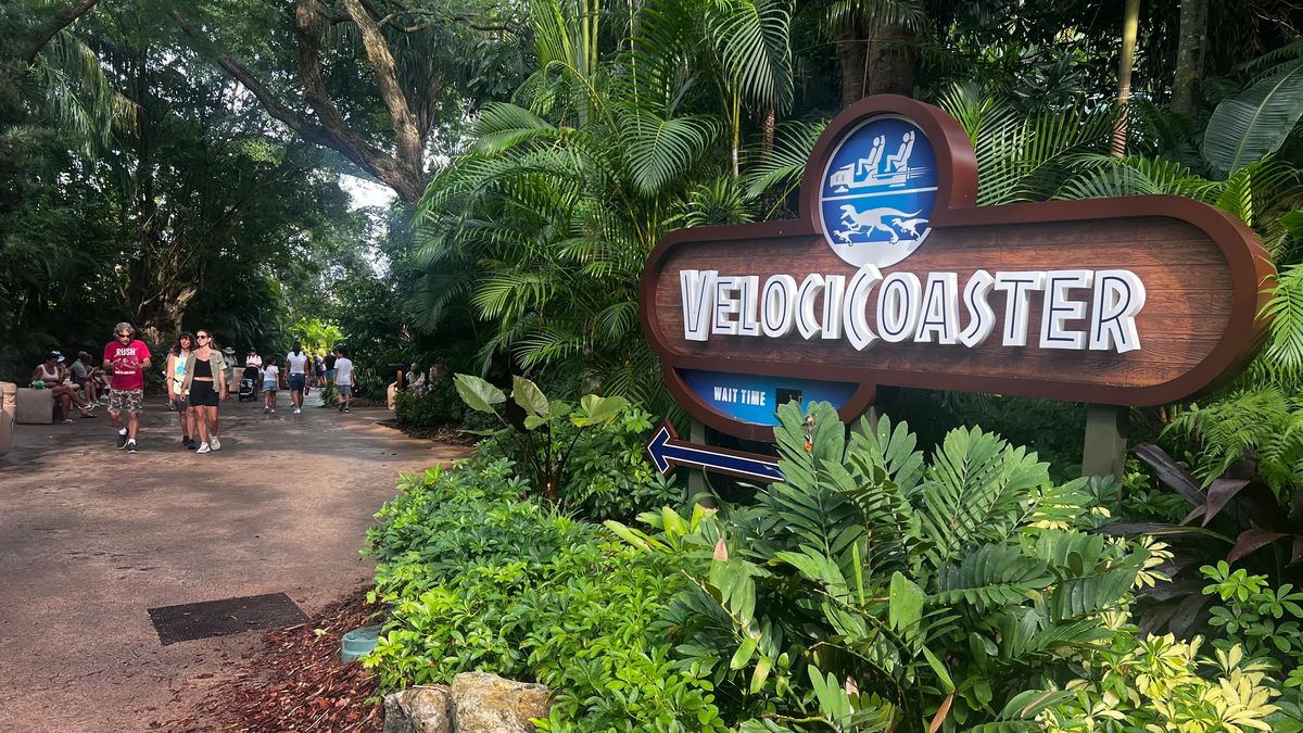 Universal Destinations & Experiences: Inaugurada en 2021, la montaña rusa Velocicoaster alcanza 112 kilómetros por hora. Universal Destinations & Experiences: Inaugurada en 2021, la montaña rusa Velocicoaster alcanza 112 kilómetros por hora.