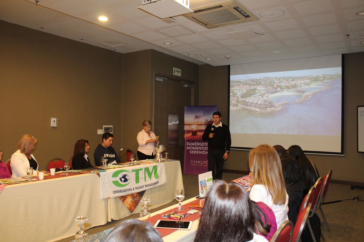 Evento de la Oficina de Turismo de Curazao en Bogotá.