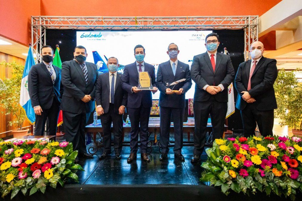 Directivos de Aeroméxico e Inguat.