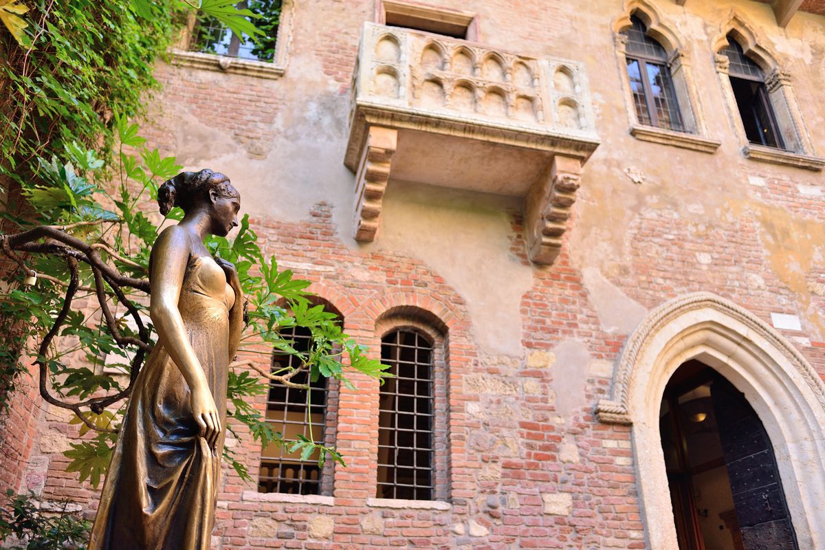 Europa: la Casa de Julieta es uno de los lugares más emblemáticos para aquellos enamorados que visitan Verona.