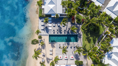 Le Sereno St Barth tiene como plato fuerte esta temporada su seductor club de playa llamado Plage y creado por la reconocida diseñadora española Patricia Urquiola.