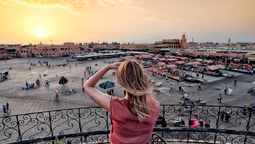 Marruecos combina medinas, ciudades imperiales y costa entre el Atlántico y el Mediterráneo en una ruta que gana atractivo fuera del foco bélico.