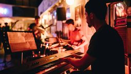 altText(Mar del Plata: 3 actividades imperdibles de las noches del verano 2024)}