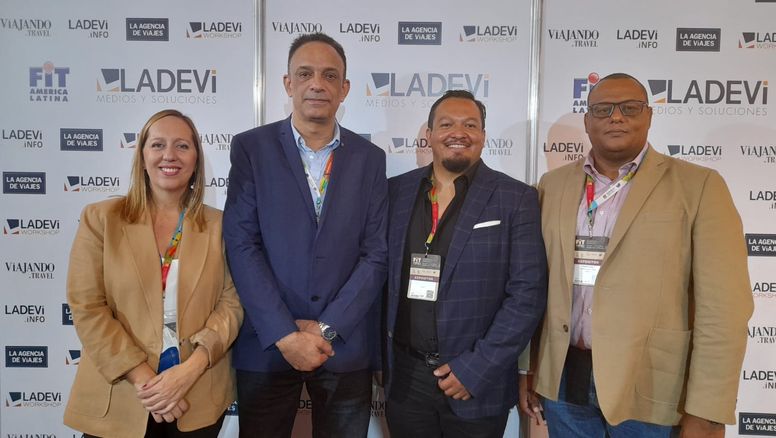 FIT 2024: Yanina Nuñez, directora general de Soul Reps; Mohamed Mossad, presidente de Exotic Tours and Travel, Eduardo Valdés Cruz, general manager del departamento de Asia de la compañía y Fouad Ousaid, socio gerente.
