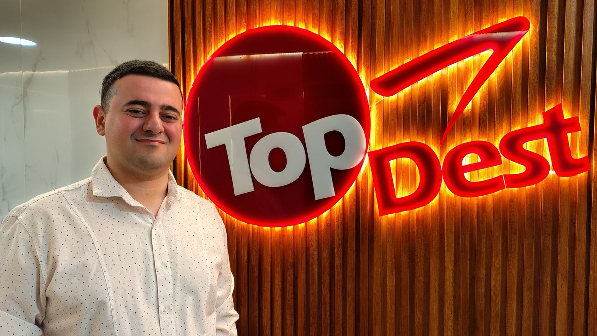 Tobías Lairo es el gerente del Departamento especializado en Deportes y Conciertos.