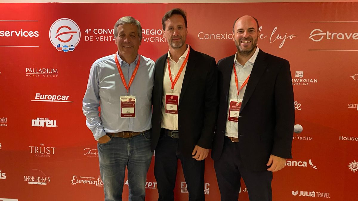 Ignacio Aguilar, presidente de Travel Services; Federico Rovida, gerente comercial; y Pablo Aperio, CEO; fueron los maestros de ceremonia.