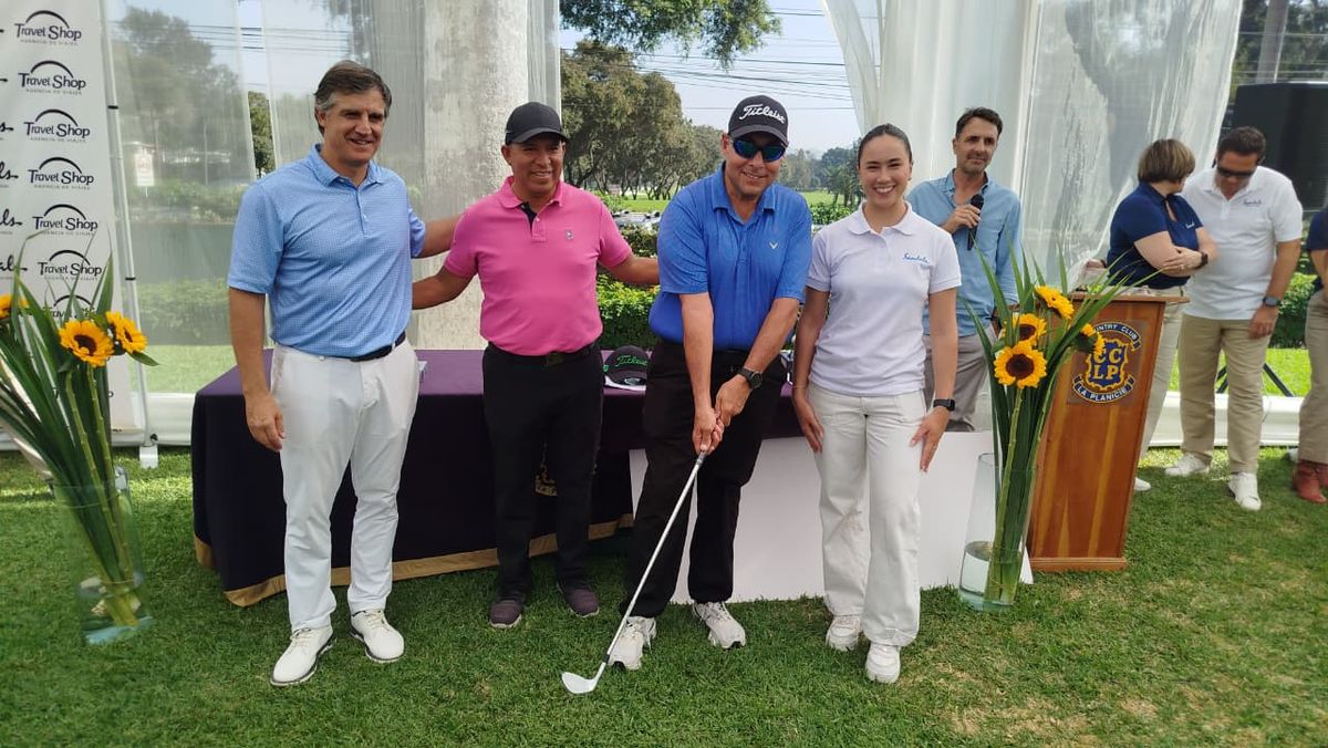 Socios del Country Club La Planicie participando del torneo. Socios del Country Club La Planicie participando del torneo.