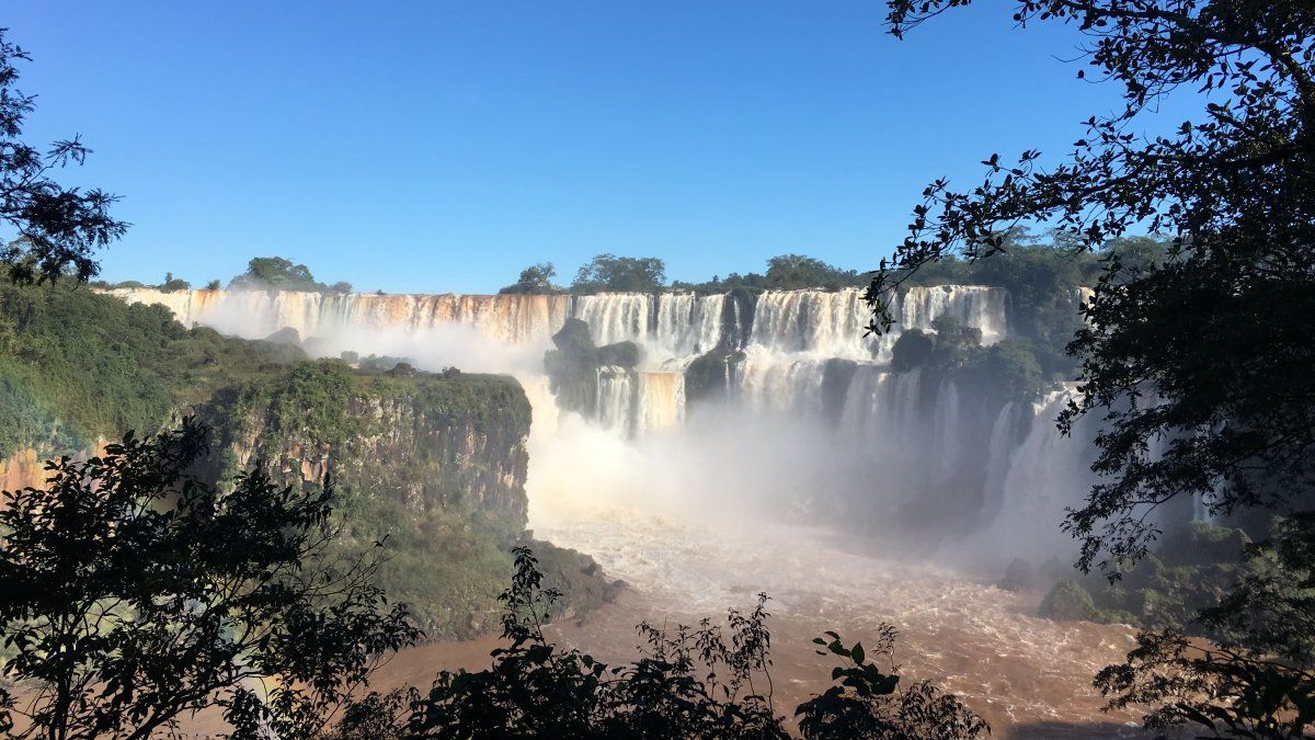 ¿Cuánto tiempo lleva recorrer el Parque Nacional Iguazú?