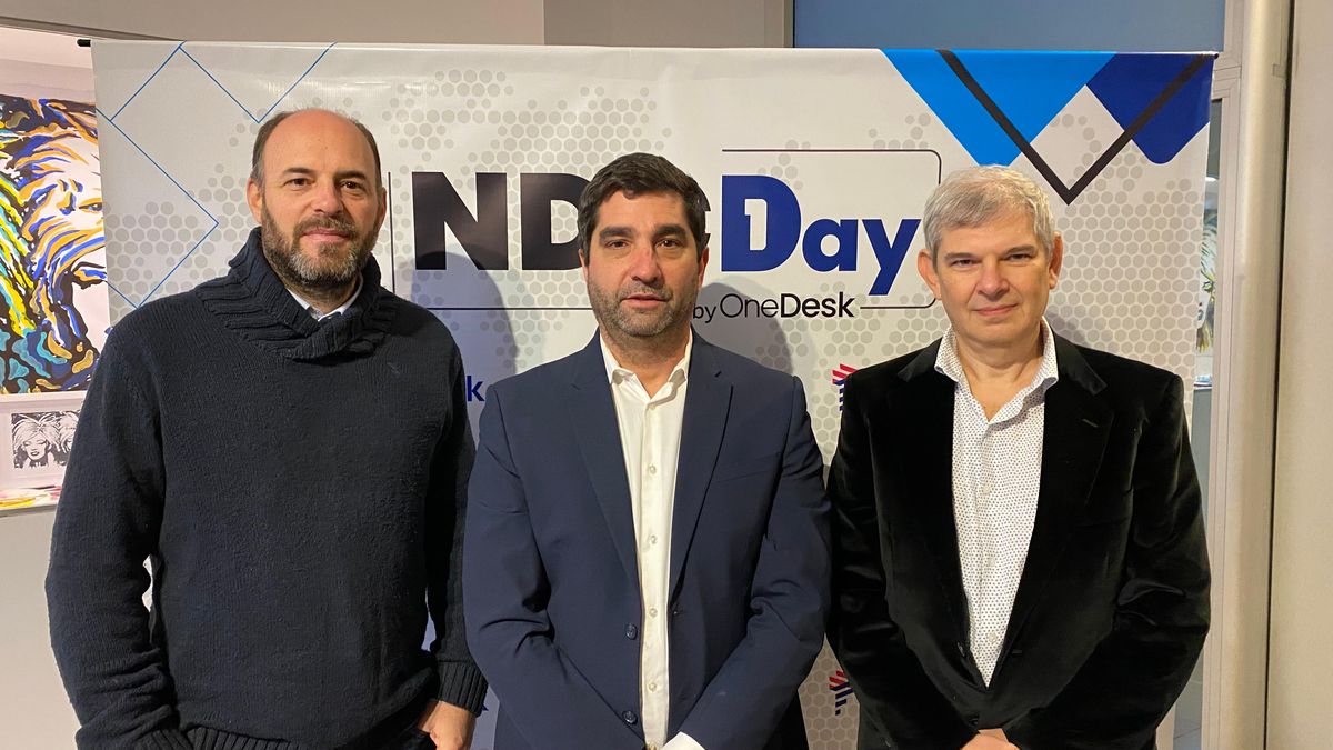 Pablo Aperio, CEO de Travel Services; y Santiago Sotelino y Javier Barbará, gerente general y gerente de Aéreos de TicketYa y Chasma Tours, respectivamente.&nbsp;