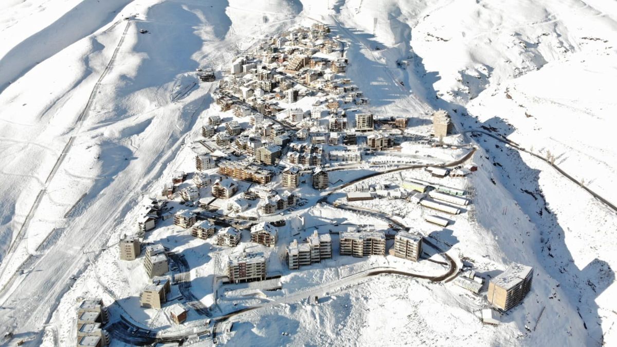 El lanzamiento oficial de la temporada 2025 de los centros de esquí se realizó en La Parva.&nbsp;