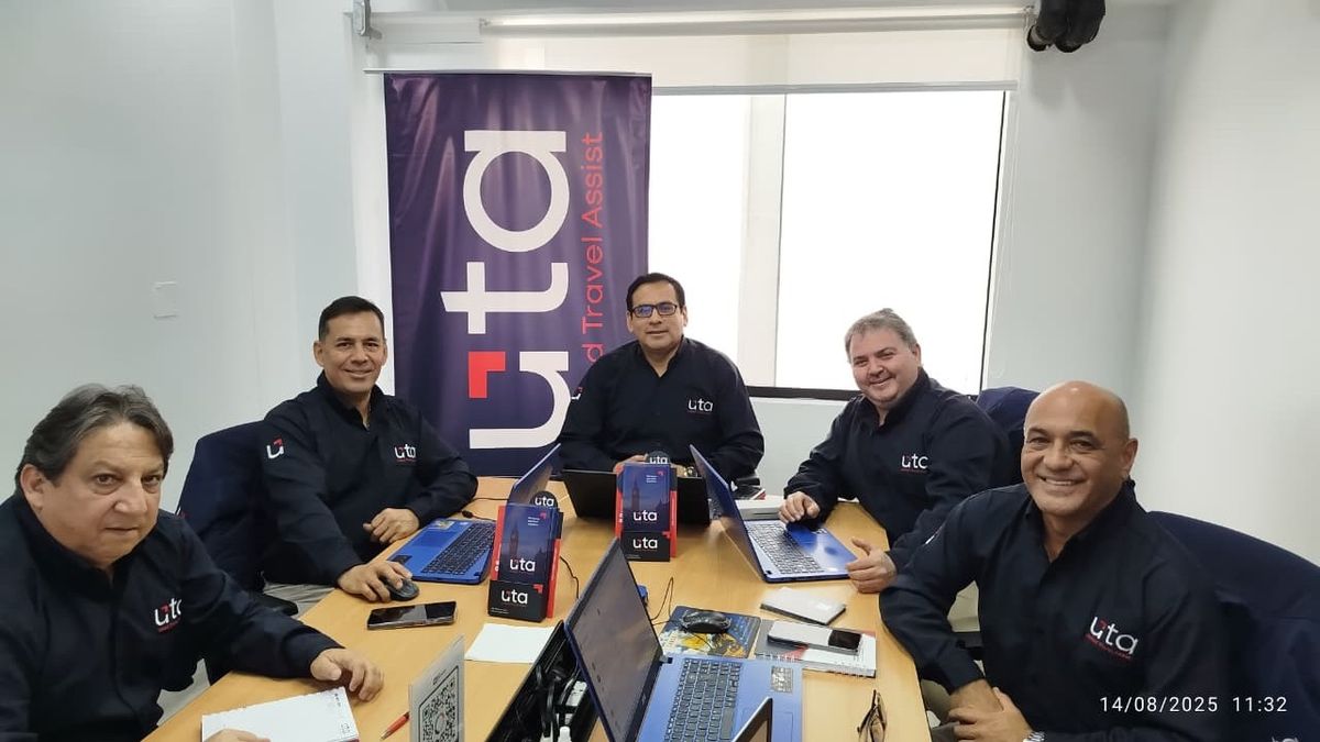 Todo el equipo de United Travel Assist (UTA) en Perú.