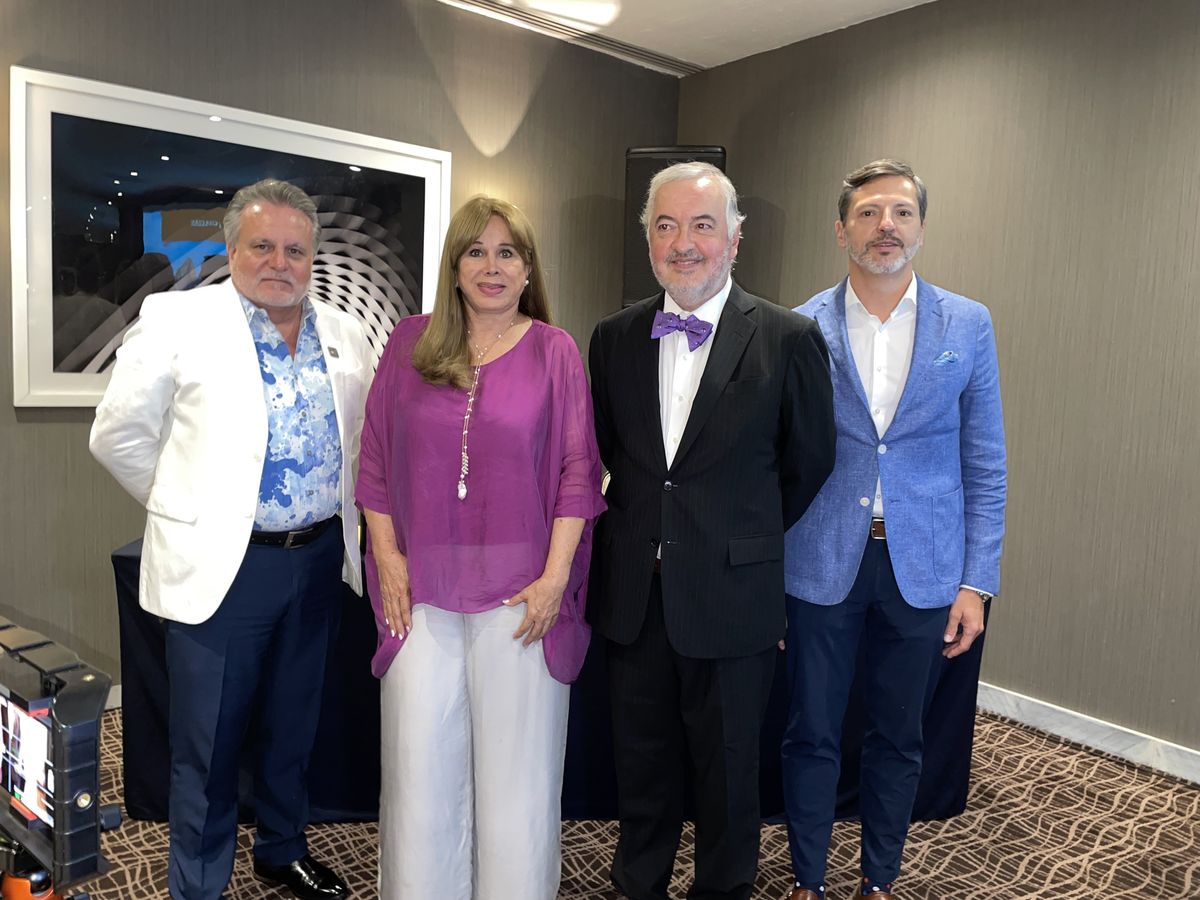 Mauricio Salicrup, Rosa Maribel Collins, Franciso Madrid y Rodrigo Esponda expusieros cifras económicas de Baja California Sur.