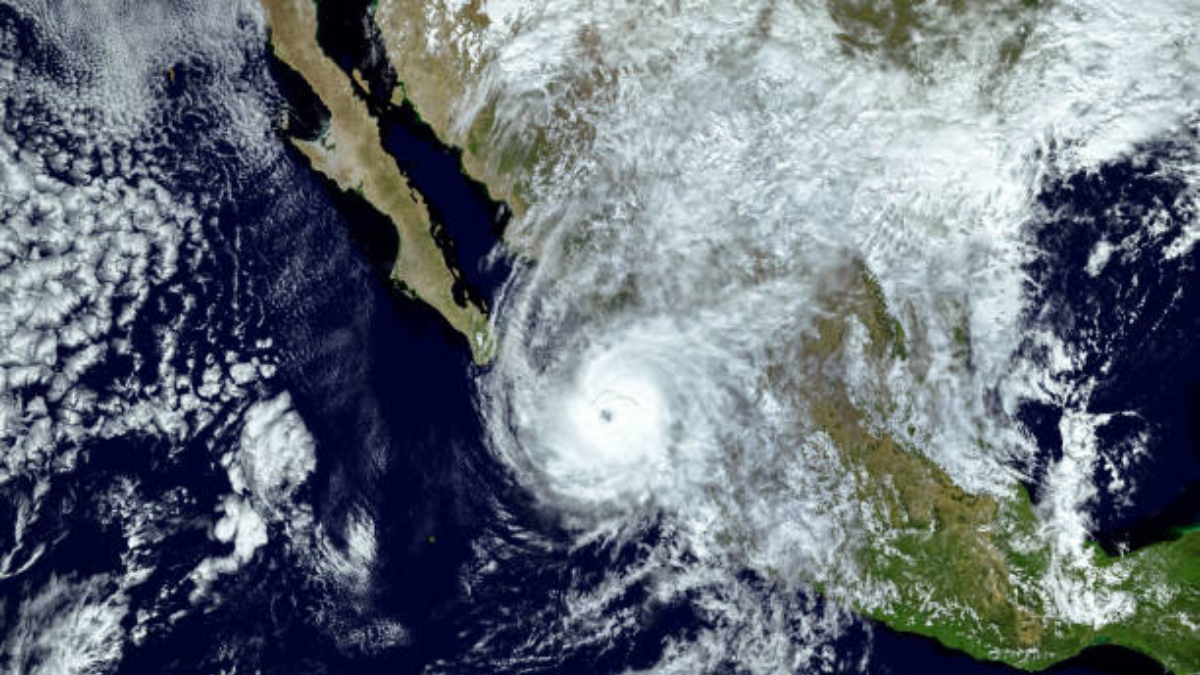 Infórmate sobre cuántos huracanes se prevén en México para 2025.