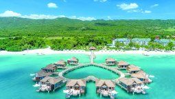 El South Coast de Sandals tiene como diferencial sus cabañas sobre el mar.
