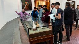 En el marco del lanzamiento, estudiantes del Liceo de Camiña realizaron un recorrido por el Museo Histórico Nacional.