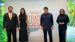Enrique Penson, director Promoción Internacional; Jennifer Elias, directora de Mercadeo Turístico; David Collado, ministro de Turismo; y Tammy Reynoso, viceministra de Desarrollo y Fomento del Turismo.