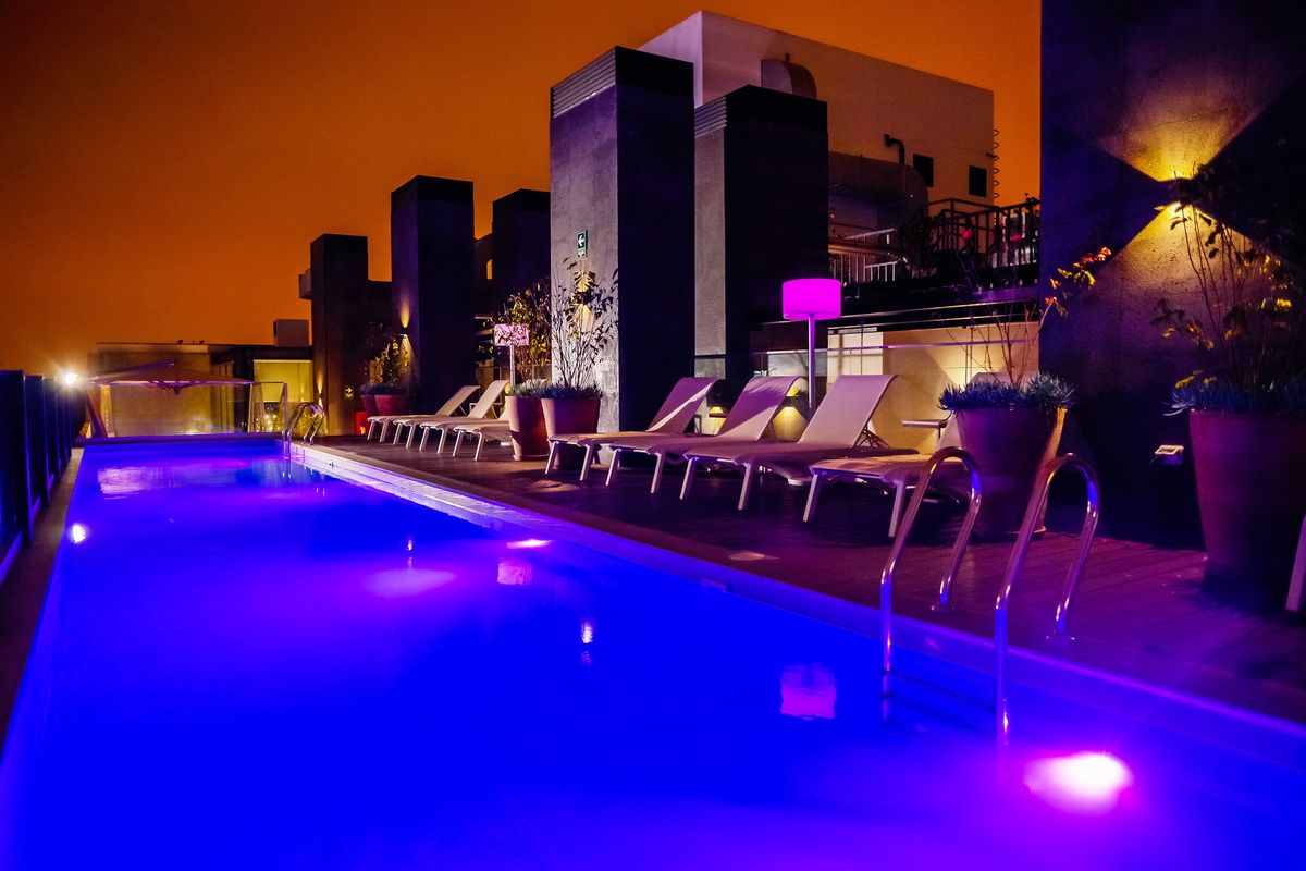 Meliá Hotels International: el hotel INNSiDE Lima Miraflores cuenta con 140 habitaciones y comodidades como piscina climatizada y gimnasio totalmente equipado entre otras características.