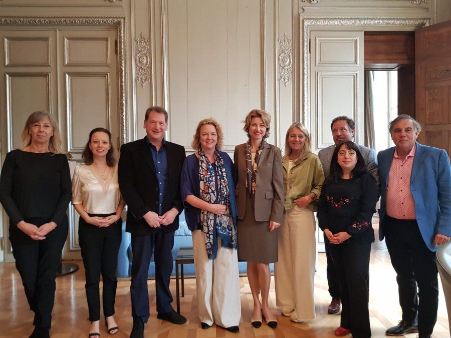 Cristina Terenzi (ACT Travel); Gessika Da Silva (Atout France); Uri Rajsfus (VieTur); Pía Lackman (AirFrance-KLM); Caroline Putnoki (Atout France); Rosario Lamarca, Jaqueline Kutz y Martín López Medus (Swan Turismo); y Fernando Sirimarco (Matricula de Turista Viajes).