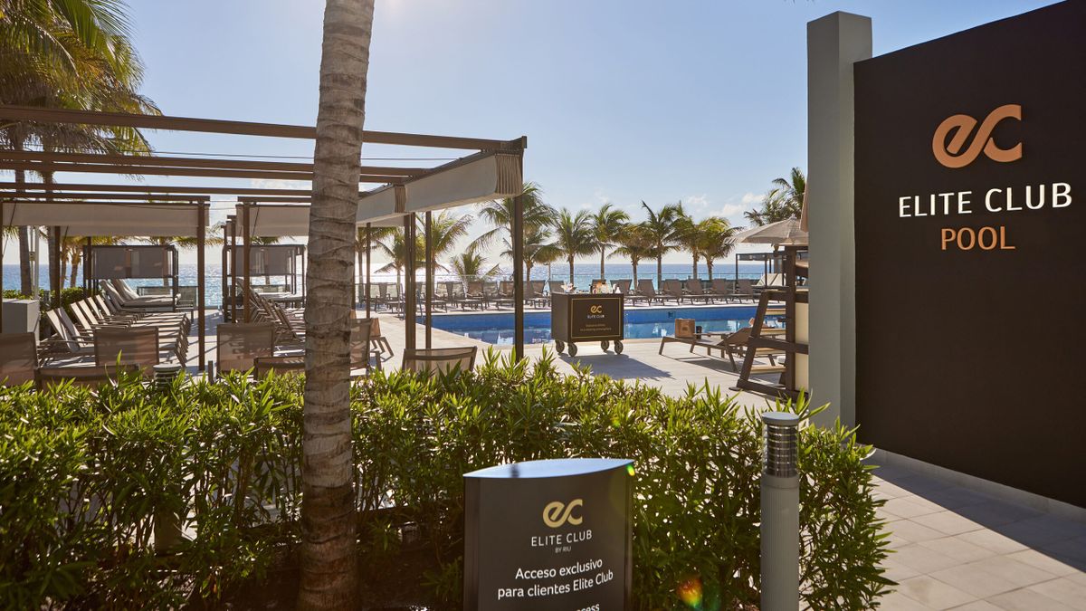 RIU consolida la experiencia Elite Club en México, incorporándola en una propiedad de cada destino vacacional en los que opera; Playa del Carmen, Costa Mujeres, Cancún, Nayarit y Los Cabos.