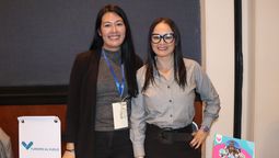 Andrea del Pilar Cruz, gerente comercial de Turismo al Vuelo y equipo.