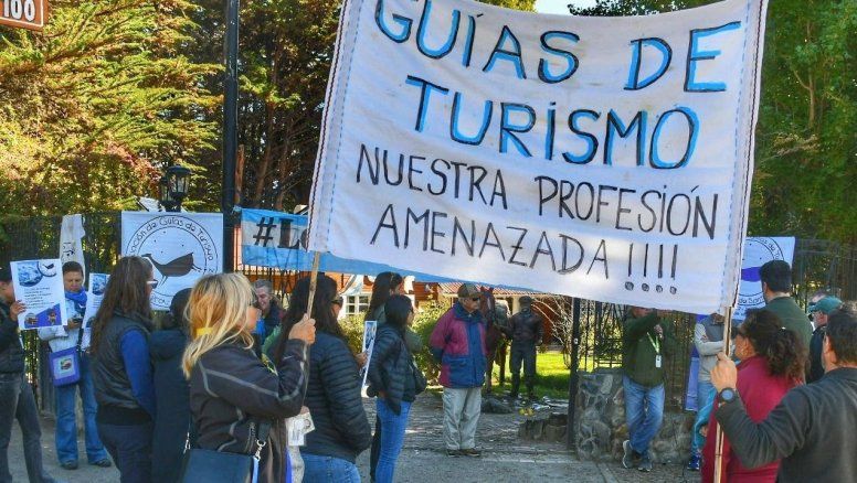 Reclamo de los guías de turismo: se vulnera el trabajo profesional y el cuidado ambiental de los Parques Nacionales.